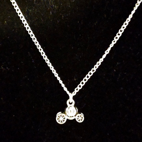 Princess Carriage Necklace - Picture 4 of 4